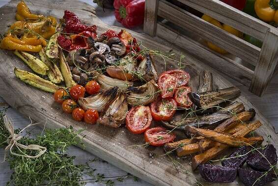 אנטיפסטי של כפות תמרים // צילום: רוני בלחסן